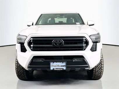 New 2025 Toyota Tacoma SR5