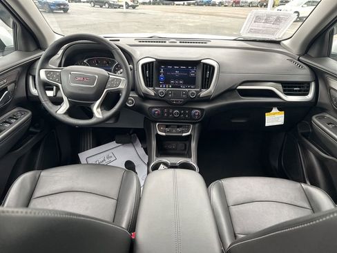 Used 2024 GMC Terrain SLT AWD/4WD image 16