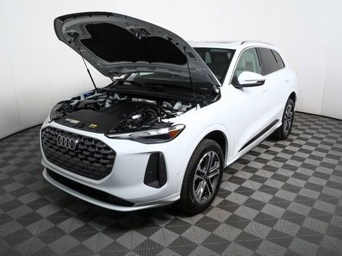 Certified 2025 Audi Q5 Premium w/ Convenience Package image 33