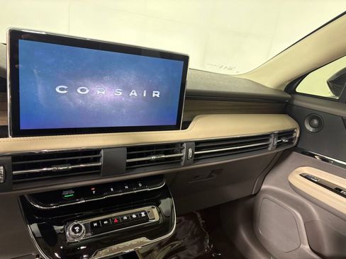 Used 2023 Lincoln Corsair Reserve w/ Equipment Group 202A AWD/4WD image 17