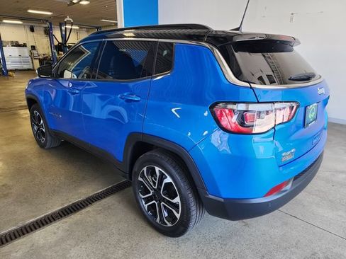Used 2023 Jeep Compass Limited AWD/4WD image 2