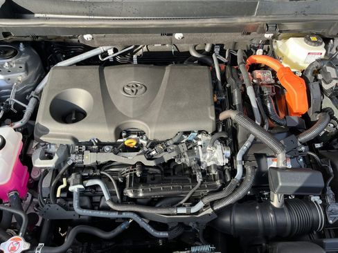 Used 2025 Toyota RAV4 LE image 31