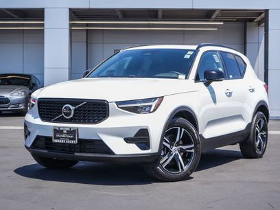 Used 2024 Volvo XC40 B5 Core