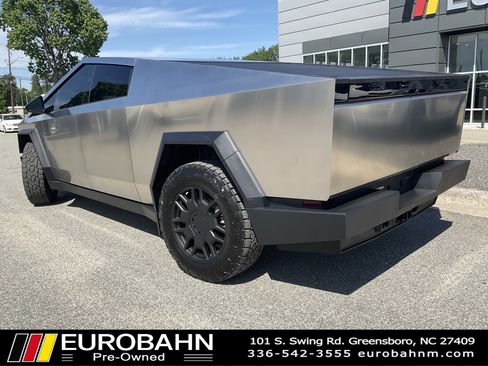 Used 2024 Tesla Cybertruck AWD Crew Cab image 3
