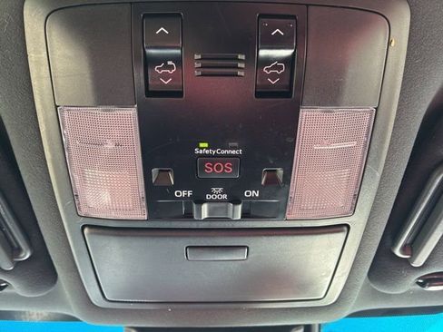 Used 2020 Lexus GX 460 Luxury w/ Accessory Package AWD/4WD image 34