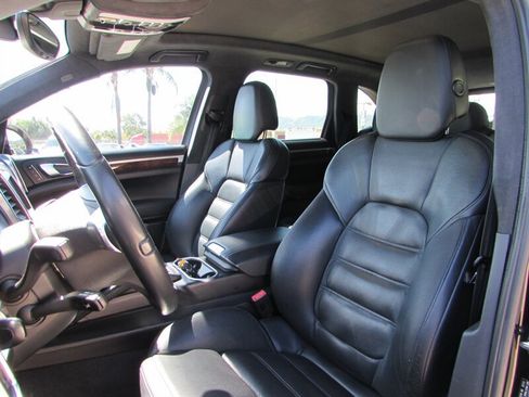 Used 2012 Porsche Cayenne Turbo AWD/4WD image 10