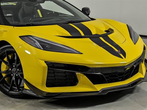 Used 2027 Chevrolet Corvette ZR1X AWD/4WD image 2