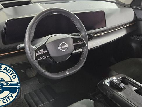 Used 2023 Nissan Ariya AWD image 10