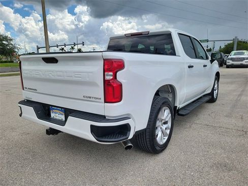 Used 2020 Chevrolet Silverado 1500 Custom w/ Custom Value Package image 4