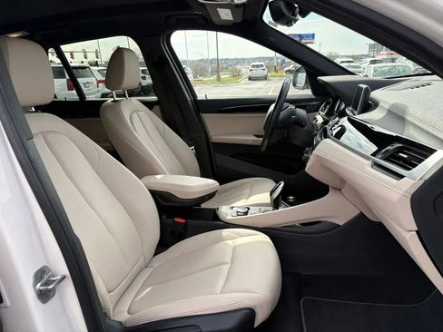 Used 2022 BMW X1 xDrive28i w/ Convenience Package AWD/4WD image 17