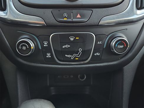 Used 2023 Chevrolet Equinox LT image 21