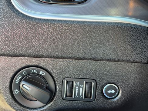 Used 2021 Dodge Charger SXT w/ Blacktop Package image 29