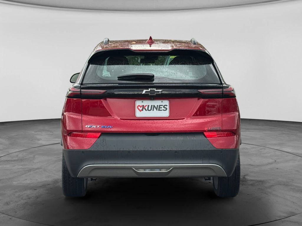 Used 2023 Chevrolet Bolt EUV LT w/ Comfort Package FWD image 9