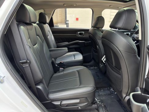 Used 2022 Kia Sorento SX AWD/4WD image 37