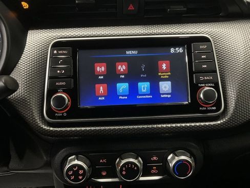 Used 2020 Nissan Kicks S image 16