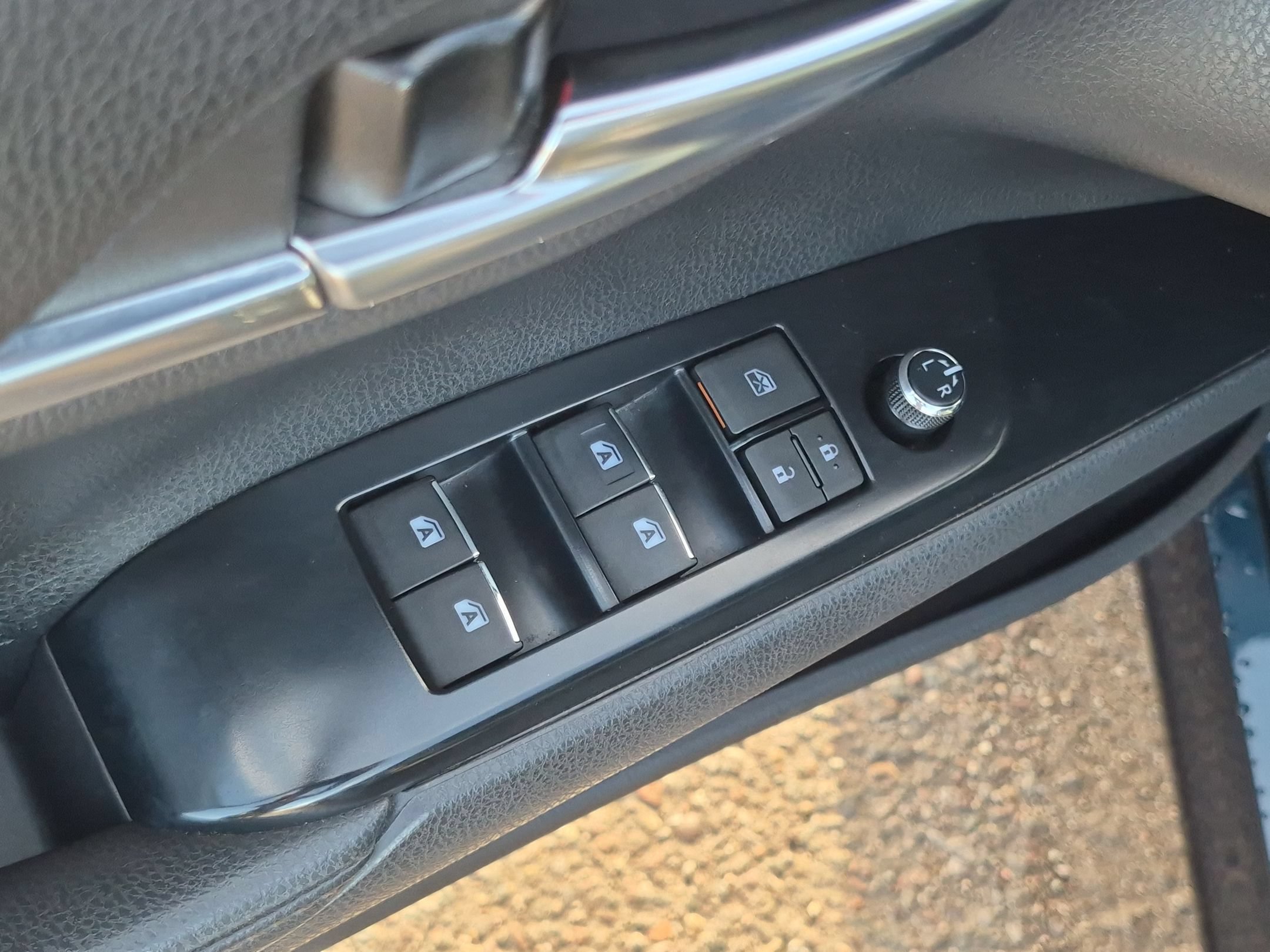 Used 2019 Toyota Camry XLE w/ Driver Assist Package FWD image 12