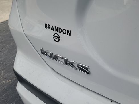 Certified 2024 Nissan Kicks SV image 9