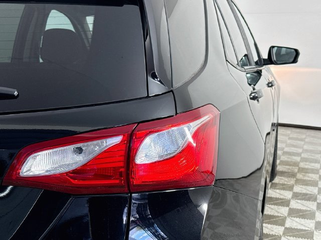 Used 2021 Chevrolet Equinox LS w/ LPO, Blackout Package AWD/4WD image 33
