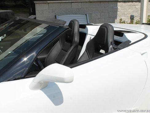Used 2015 Chevrolet Corvette Stingray Convertible w/ 3LT Preferred Equipment Group RWD image 15