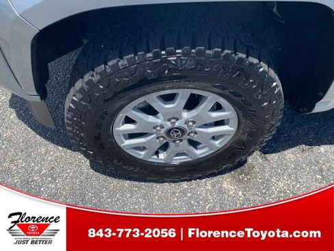 Used 2024 Toyota Tacoma SR5 w/ SR5 Upgrade Package AWD/4WD image 21