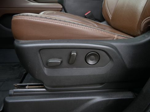 Used 2022 Chevrolet Tahoe High Country image 24