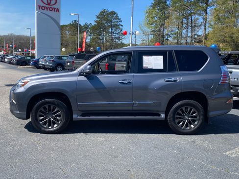 Used 2017 Lexus GX 460 Premium image 3