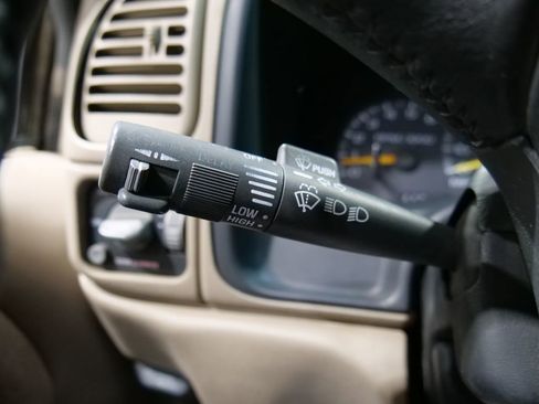 Used 1999 GMC Suburban 4WD w/ Marketing Opt Pkg 3 image 22