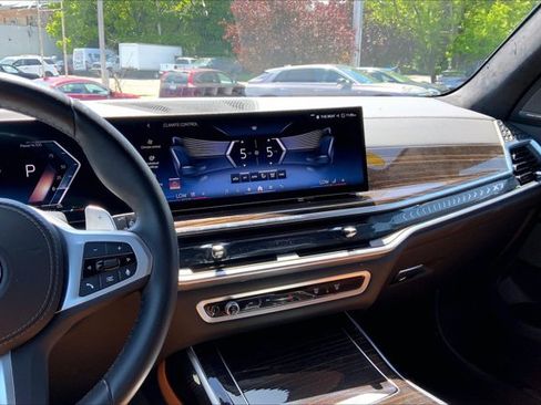Used 2026 BMW X7 xDrive40i AWD/4WD image 5
