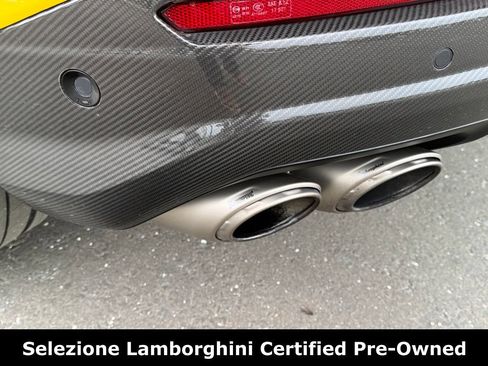 Used 2023 Lamborghini Urus Performante AWD/4WD image 20