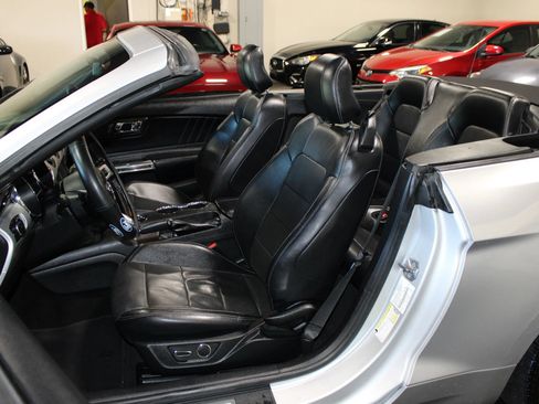 Used 2016 Ford Mustang Premium RWD image 33
