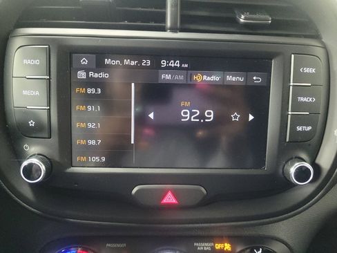 Used 2025 Kia Soul LX w/ LX Technology Package image 25