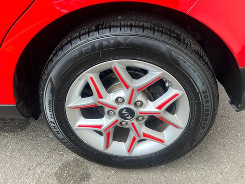 Used 2020 Kia Soul S FWD image 11