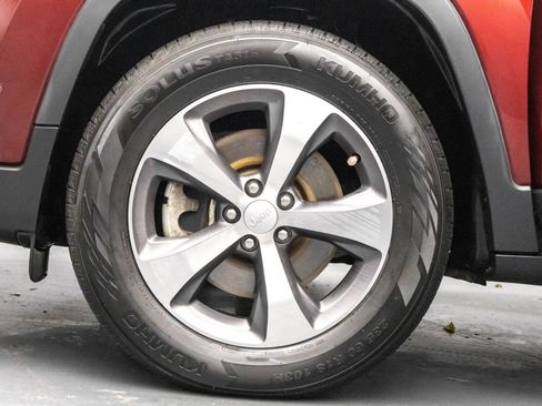 Used 2021 Jeep Cherokee Limited image 45