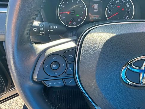 Used 2020 Toyota RAV4 XLE Premium image 25