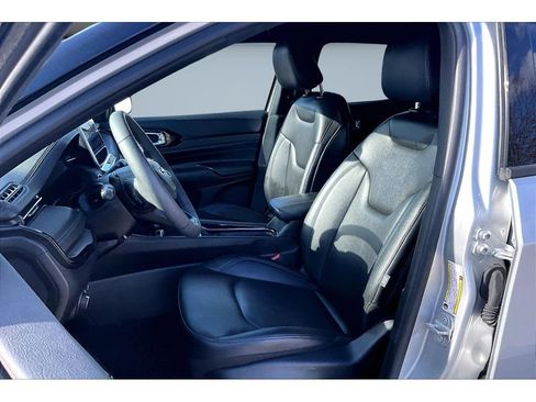 Used 2025 Jeep Compass Limited w/ High Altitude Package image 21