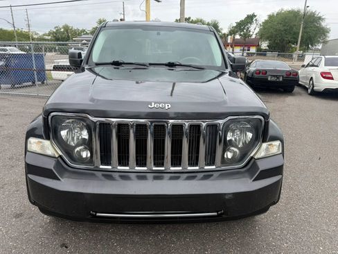 Used 2011 Jeep Liberty Sport image 2