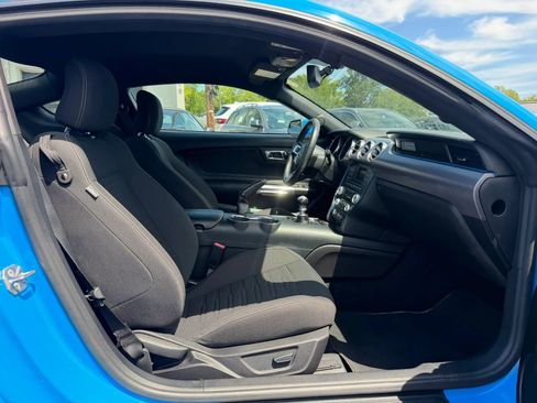 Used 2017 Ford Mustang GT RWD image 17