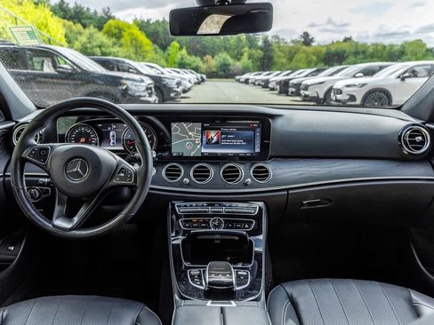 Used 2017 Mercedes-Benz E 300 4MATIC image 29