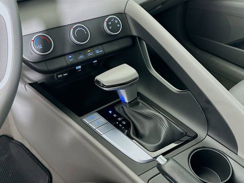 New 2026 Hyundai Elantra SE image 14