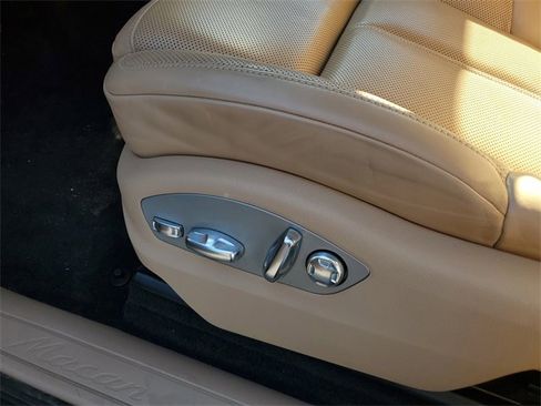 Used 2022 Porsche Macan image 9