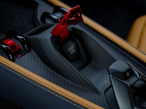 Used 2025 Lamborghini Revuelto image 22