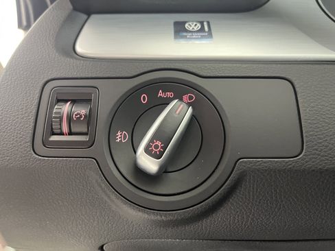 Used 2013 Volkswagen CC Sport image 21