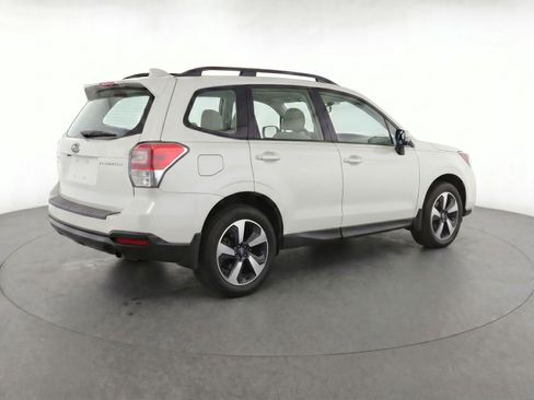 Used 2018 Subaru Forester 2.5i w/ Alloy Wheel Package AWD/4WD image 6