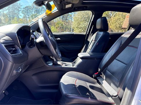 Used 2022 Chevrolet Equinox RS w/ RS Leather Package image 12