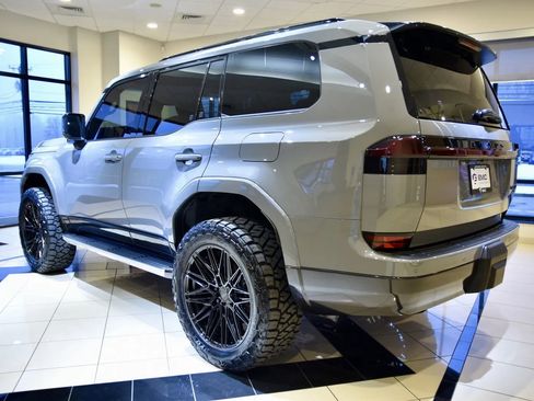 Used 2025 Lexus GX 550 image 4
