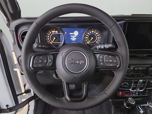 New 2026 Jeep Wrangler Unlimited Rubicon image 14