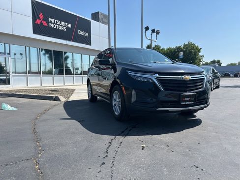 Used 2023 Chevrolet Equinox LT w/ Driver Convenience Package image 3