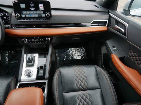 Used 2022 Mitsubishi Outlander SEL image 12