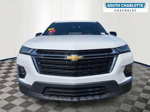 Used 2023 Chevrolet Traverse LS FWD image 2