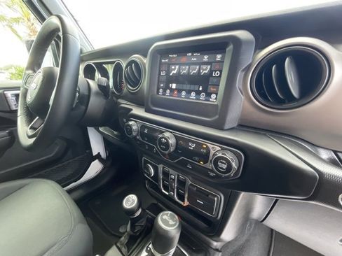 Used 2021 Jeep Wrangler Unlimited Sport S image 12
